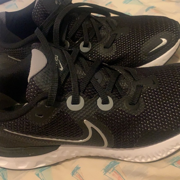 Nike  renew size 10,  color black and gray - Picture 6 of 6